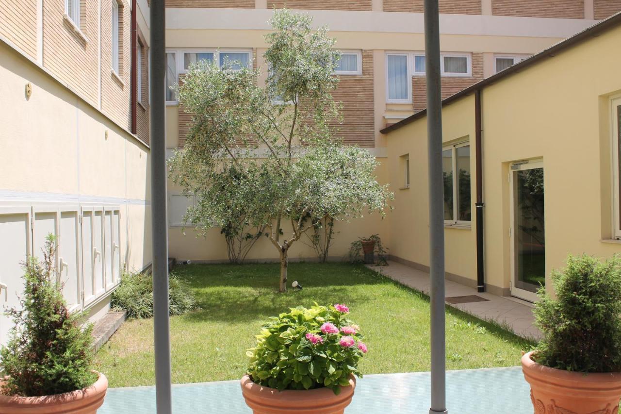Casa Per Ferie San Juan De Avila Rome Extérieur photo