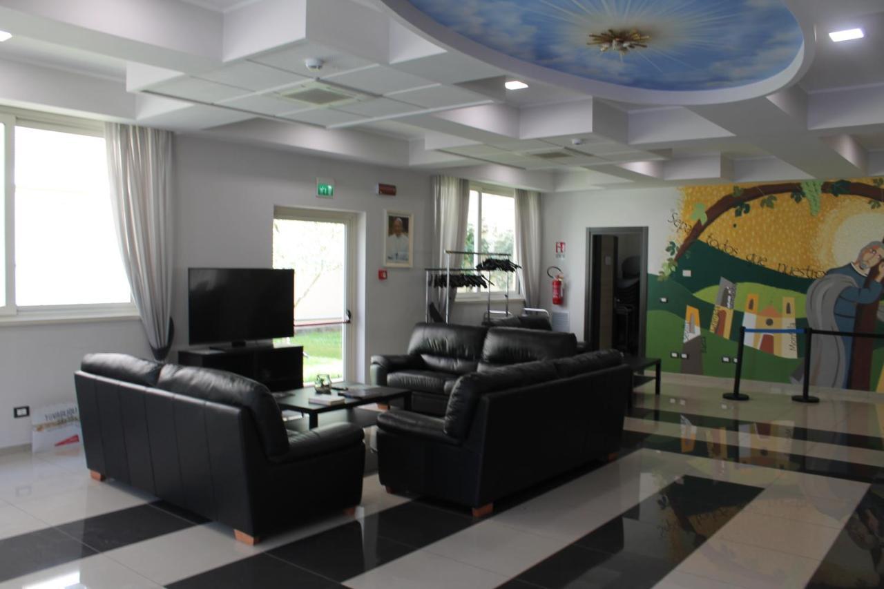 Casa Per Ferie San Juan De Avila Rome Extérieur photo